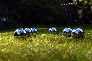 Lire la suite à propos de l’article Les différences entre les boules de pétanque loisir et compétition