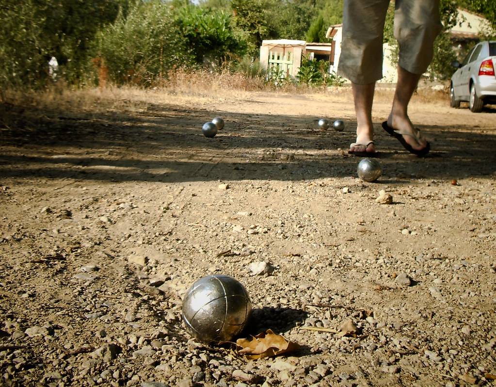 Comment Tenir Une Boule De Pétanque Pour Tirer