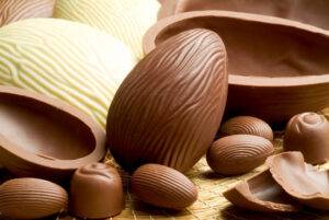 Lire la suite à propos de l’article La tradition chocolatée de Pâques : pourquoi manger du chocolat à Pâques ?